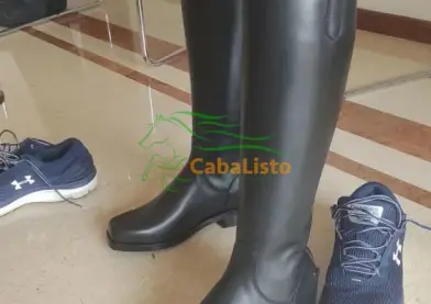 ¡Lleva tu equitación al siguiente nivel con botas de cuero hechas a mano!